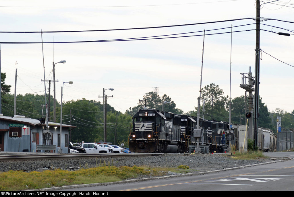 NS 7106 & 7102 + a GP38-2 prepare to start their work